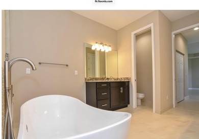 This is a 2019 Custom Built Home. Just freshly painted Interior - photo 14