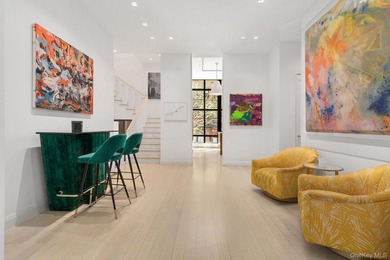 INTRODUCING M8 AT 150 CHARLES STREET. Townhome Luxury - photo 4