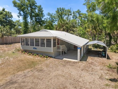 This rare opportunity in the heart of Steinhatchee features two - photo 25