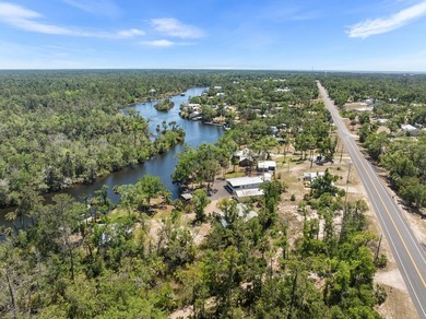 This rare opportunity in the heart of Steinhatchee features two - photo 32
