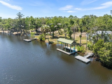 This rare opportunity in the heart of Steinhatchee features two - photo 36