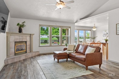 Welcome to this beautiful home in a quiet neighborhood near - photo 9