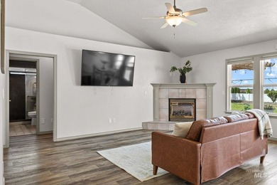 Welcome to this beautiful home in a quiet neighborhood near - photo 10