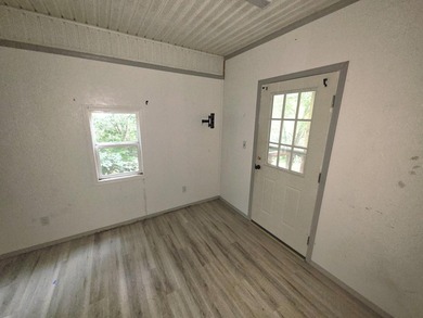 Investor special near the lake! Looking for your next investment - photo 11