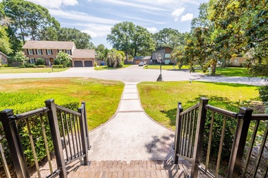 Shadowmoss | 3 BR | 2.5 BA | 2,330 Sq Ft | 0.26-Acre Charming - photo 14