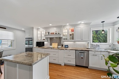 Welcome to 215 West Pond Rd. This beautifully maintained 4 - photo 7