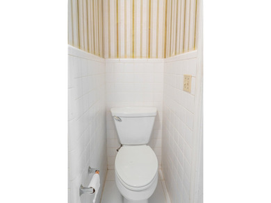 Shadowmoss | 3 BR | 2.5 BA | 2,330 Sq Ft | 0.26-Acre Charming - photo 38
