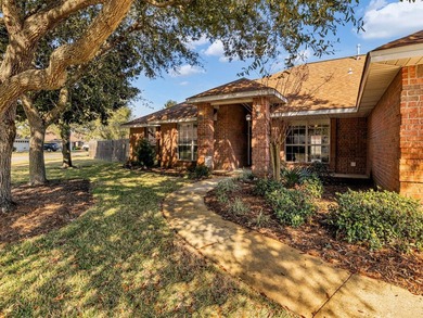 Centrally Located Home w/ Swimming Pool! Hidden Pines - photo 2