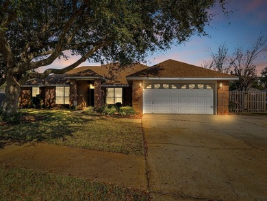 Centrally Located Home w/ Swimming Pool! Hidden Pines - photo 3