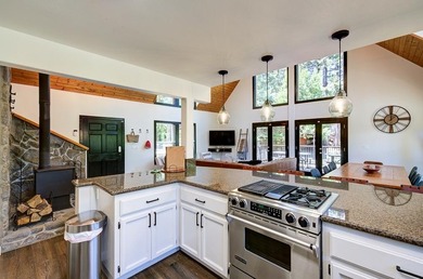 Exceptional mountain living in Ockenden Ranch! This beautifully - photo 23