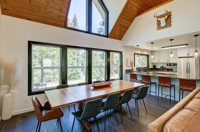 Exceptional mountain living in Ockenden Ranch! This beautifully - photo 25