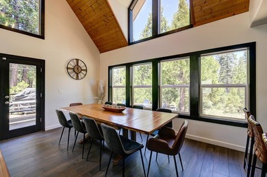 Exceptional mountain living in Ockenden Ranch! This beautifully - photo 26