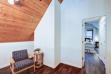 Exceptional mountain living in Ockenden Ranch! This beautifully - photo 28