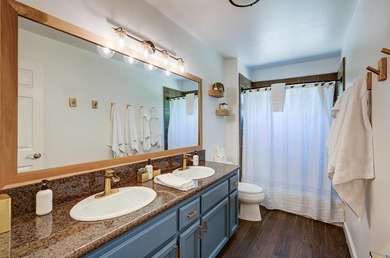 Exceptional mountain living in Ockenden Ranch! This beautifully - photo 36