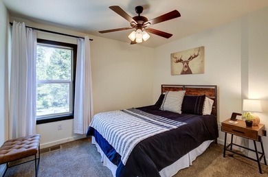 Exceptional mountain living in Ockenden Ranch! This beautifully - photo 37