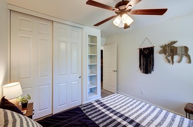 Exceptional mountain living in Ockenden Ranch! This beautifully - photo 38