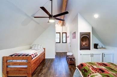 Exceptional mountain living in Ockenden Ranch! This beautifully - photo 42