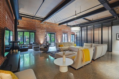 Lake Home For Sale in Montréal (Le Sud-Ouest), 
