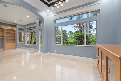 Welcome to this exquisite, move-in ready, custom-built courtyard - photo 18