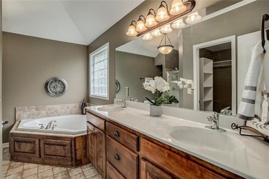 MOVE-IN READY HOME NEAR SMITHVILLE LAKE! You won't want to leave - photo 22