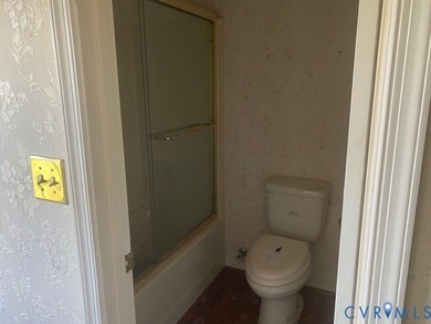 Unlock incredible potential with this two-bedroom, two-bathroom - photo 23
