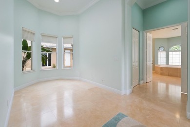 Welcome to this exquisite, move-in ready, custom-built courtyard - photo 23