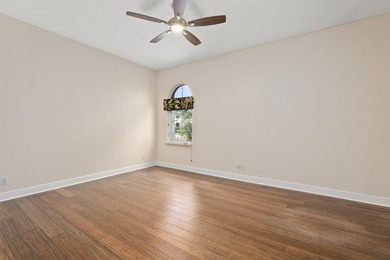 Welcome to this exquisite, move-in ready, custom-built courtyard - photo 35
