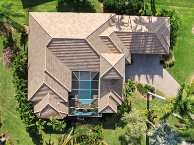 Welcome to this exquisite, move-in ready, custom-built courtyard - photo 41