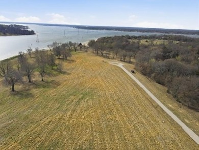 Lake Fork Lot For Sale in Emory Texas