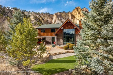 Discover a rare family compound opportunity set on 4.4 - photo 4