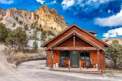 Discover a rare family compound opportunity set on 4.4 - photo 8