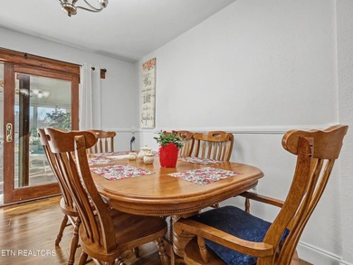 Comfortable one level home with great mountain views. Most of - photo 20