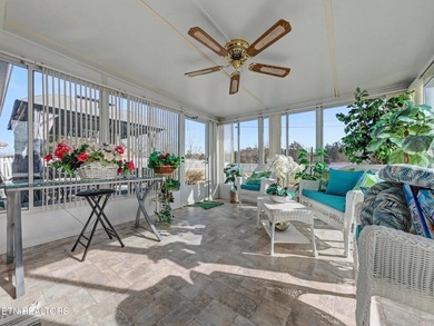 Comfortable one level home with great mountain views. Most of - photo 22