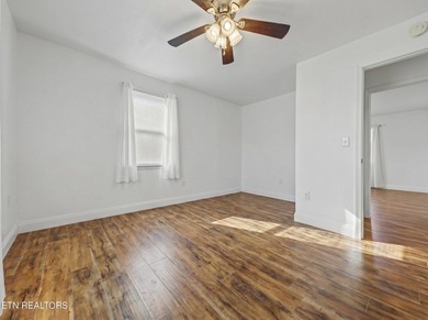Comfortable one level home with great mountain views. Most of - photo 25