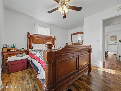 Comfortable one level home with great mountain views. Most of - photo 26