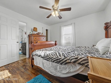 Comfortable one level home with great mountain views. Most of - photo 28