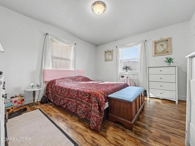 Comfortable one level home with great mountain views. Most of - photo 31
