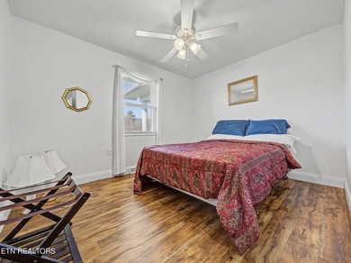 Comfortable one level home with great mountain views. Most of - photo 37