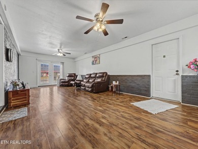 Comfortable one level home with great mountain views. Most of - photo 44