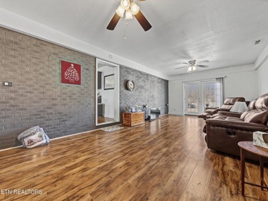 Comfortable one level home with great mountain views. Most of - photo 45