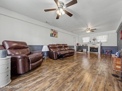 Comfortable one level home with great mountain views. Most of - photo 46