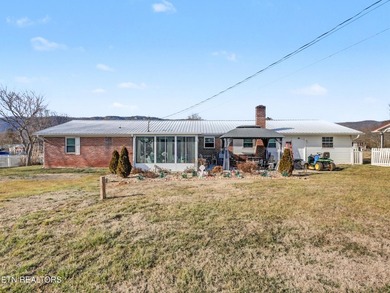 Comfortable one level home with great mountain views. Most of - photo 49
