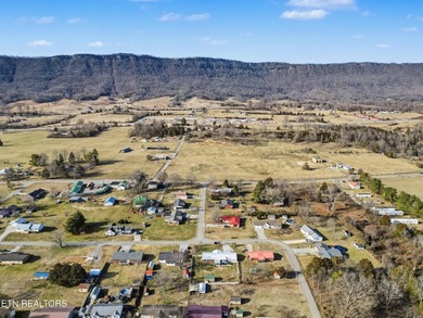 Comfortable one level home with great mountain views. Most of - photo 54