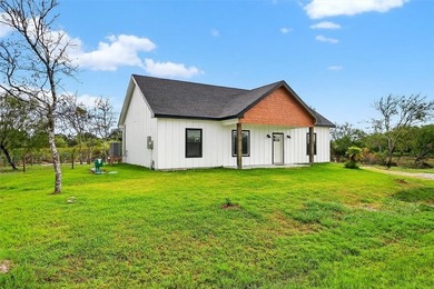Charming 3-Bed, 2-Bath Home on Serene Pond in Rockport, Texas - photo 38