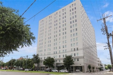 Spacious 1 bed/1 bath condo located on the 10th floor of