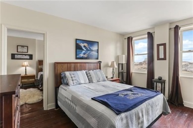 Spacious 1 bed/1 bath condo located on the 10th floor of