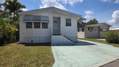 Welcome to easy Florida living in the desirable Sugar Creek - photo 1