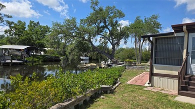 Welcome to easy Florida living in the desirable Sugar Creek - photo 3