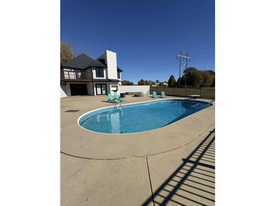 This beautiful brick house has been fully remodeled and is ready - photo 4