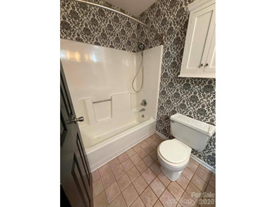 Highly desired neighborhood this unit offers 2 bedrooms and 2 - photo 5